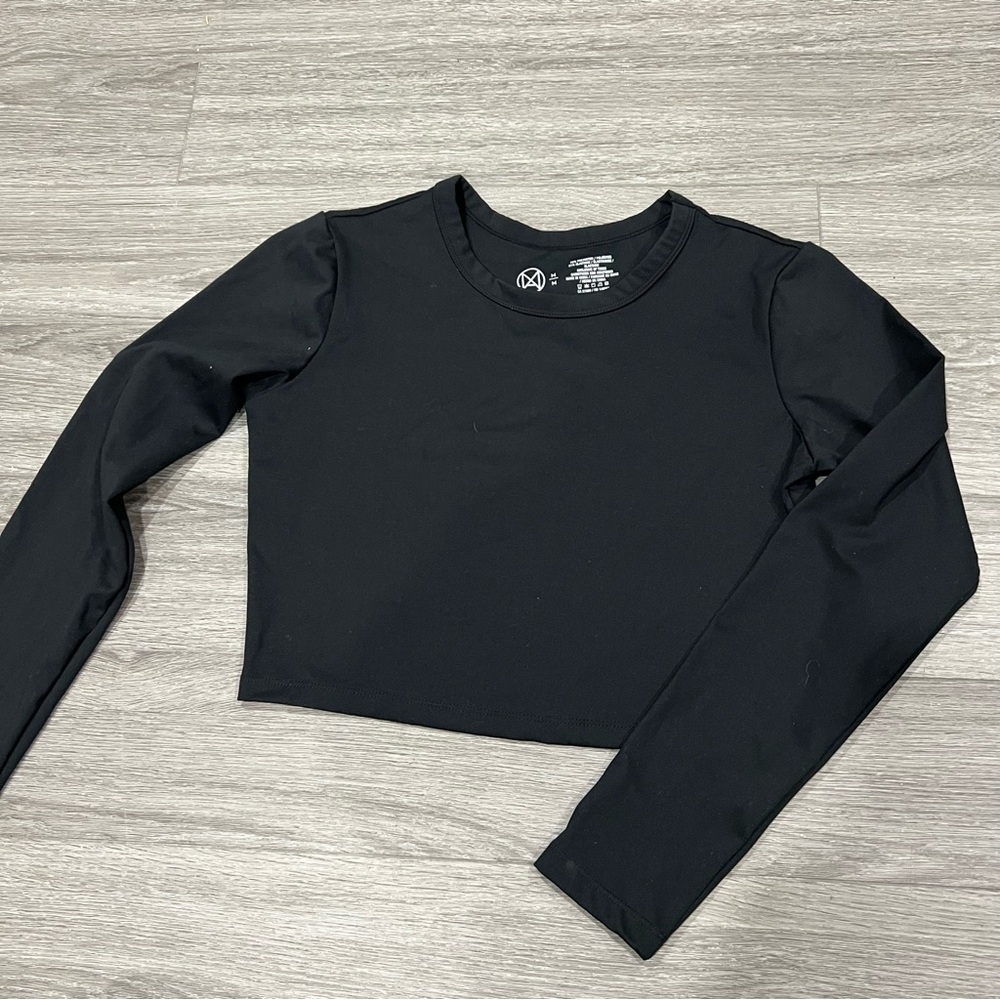 Ardene x KGMTL Move Black Long Sleeve Crop Top M
